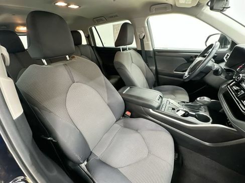 Used 2020 Toyota Highlander LE AWD/4WD image 26