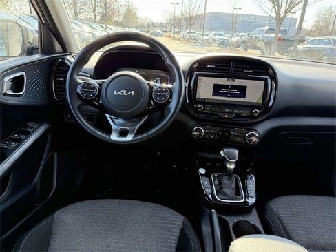 Used 2023 Kia Soul EX image 8