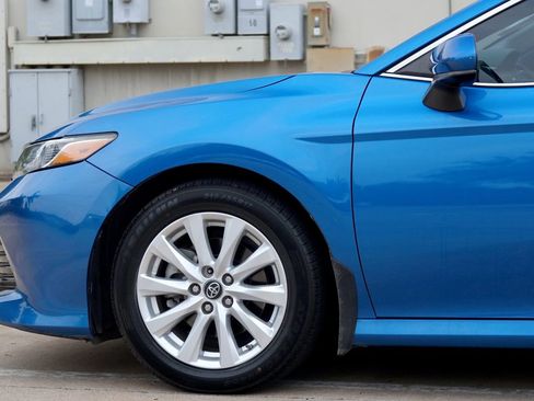 Used 2019 Toyota Camry LE FWD image 22