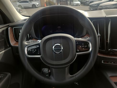 Used 2023 Volvo XC60 B5 Ultimate image 22