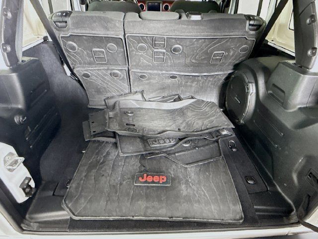Used 2020 Jeep Wrangler Unlimited Rubicon AWD/4WD image 25