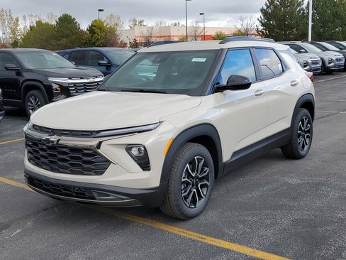 New 2026 Chevrolet TrailBlazer ACTIV w/ Convenience Package FWD image 2