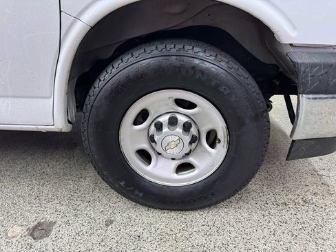 Used 2021 Chevrolet Express 3500 w/ Power Convenience Package image 23