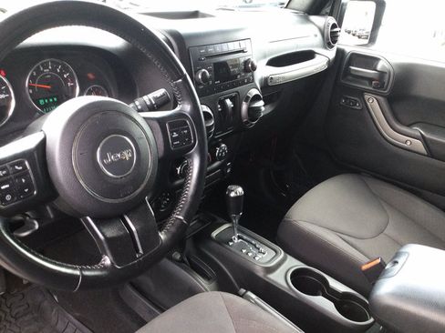 Used 2018 Jeep Wrangler Sport AWD/4WD image 16
