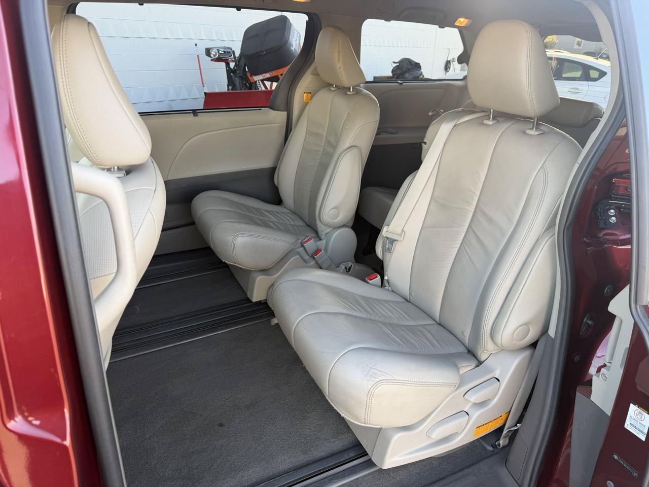 Used 2012 Toyota Sienna XLE FWD image 15