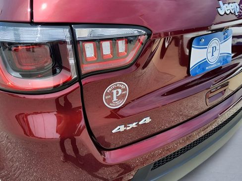 Used 2022 Jeep Compass Limited AWD/4WD image 38