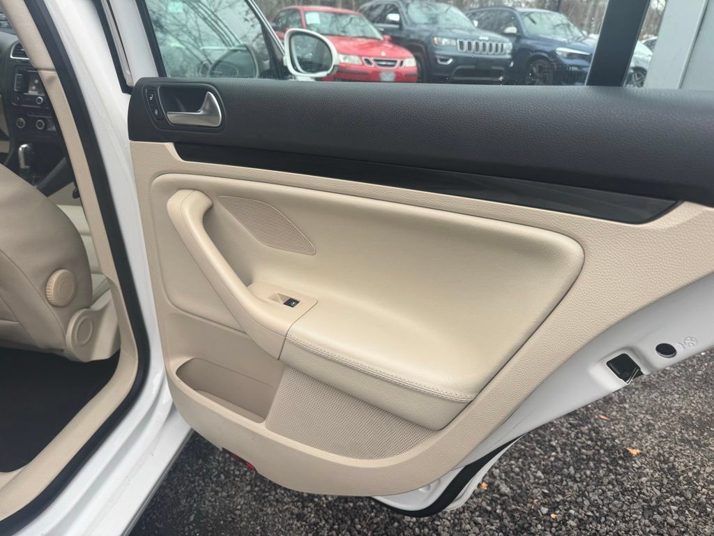 Used 2014 Volkswagen Jetta TDI FWD image 21