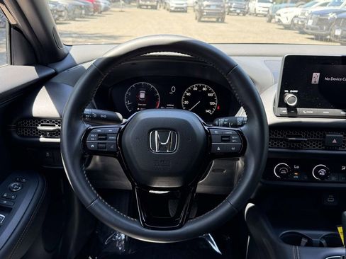 Used 2024 Honda HR-V Sport image 17