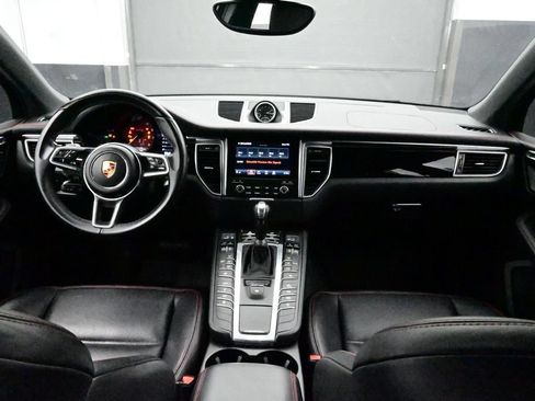 Certified 2018 Porsche Macan GTS AWD/4WD image 19