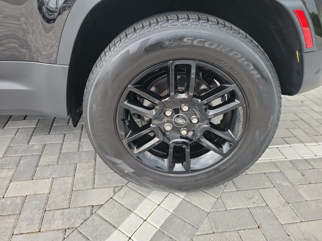Certified 2024 Land Rover Defender 110 S AWD/4WD image 13