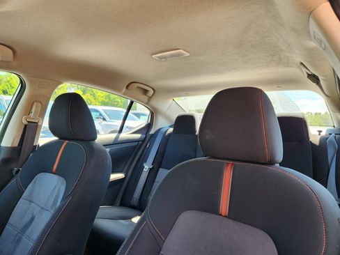 Used 2024 Nissan Sentra SR FWD image 12