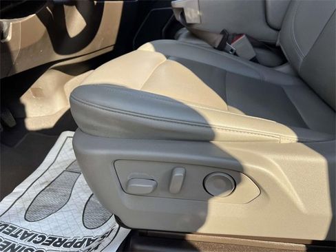 Used 2022 GMC Sierra 1500 SLT image 19