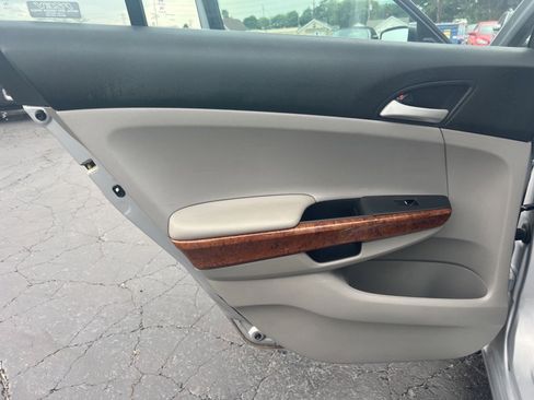 Used 2011 Honda Accord EX image 13