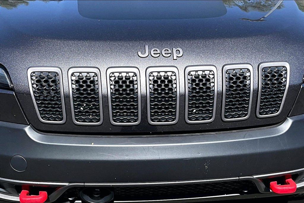 Used 2022 Jeep Cherokee Trailhawk w/ Comfort/Convenience Group AWD/4WD image 28