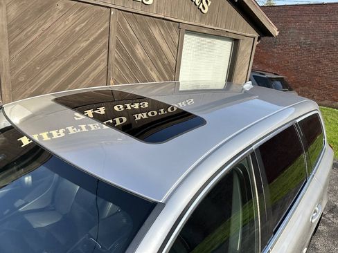 Used 2008 Volvo V70 FWD image 7
