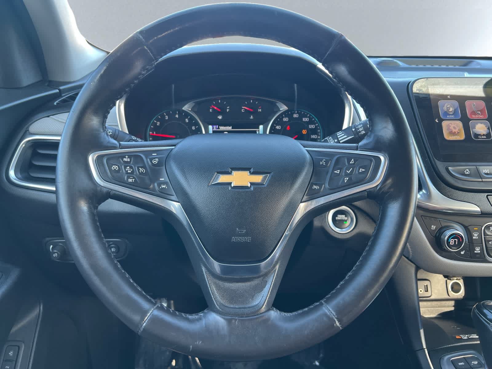 Used 2018 Chevrolet Equinox Premier AWD/4WD image 16