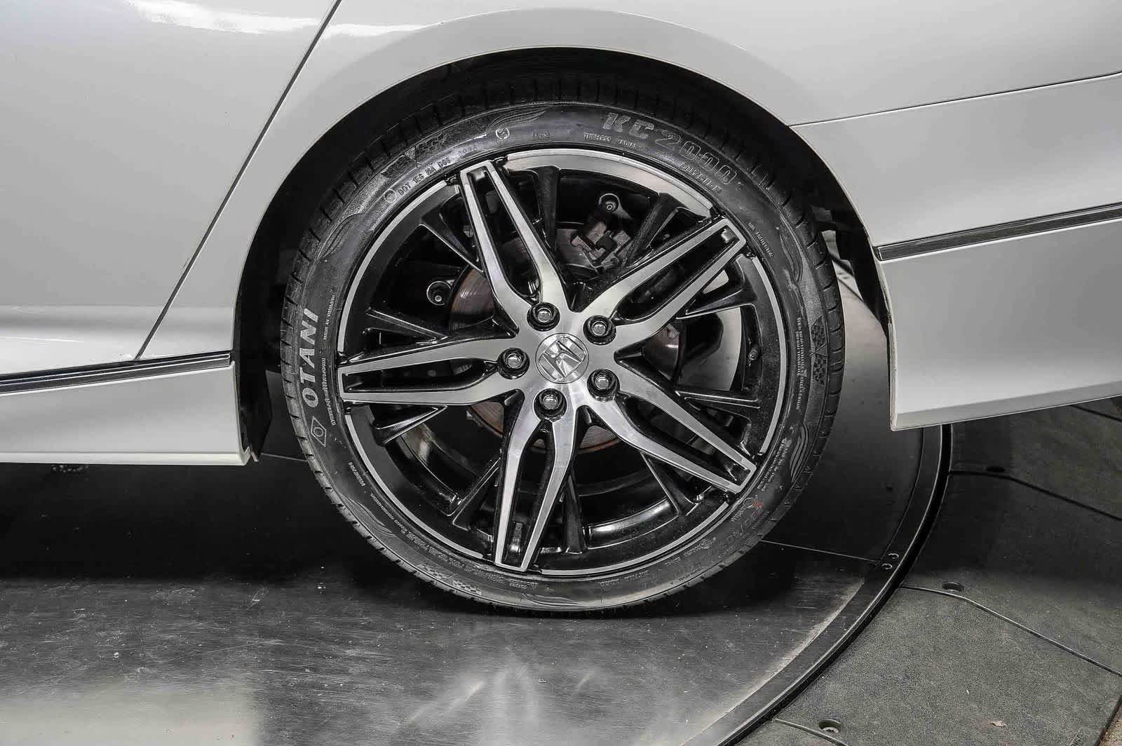 Used 2021 Honda Accord Touring image 10