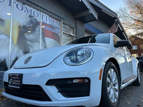 Used 2018 Volkswagen Beetle 2.0T Coast FWD image 7
