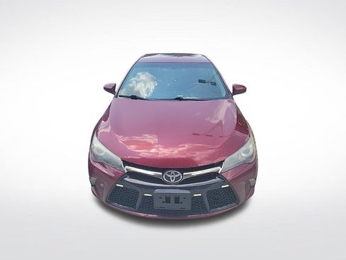 Used 2017 Toyota Camry SE FWD image 2