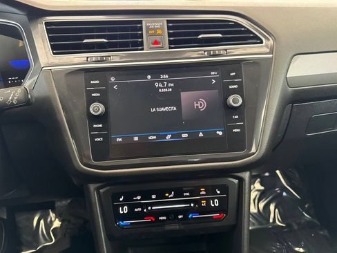 Certified 2023 Volkswagen Tiguan SE FWD image 18