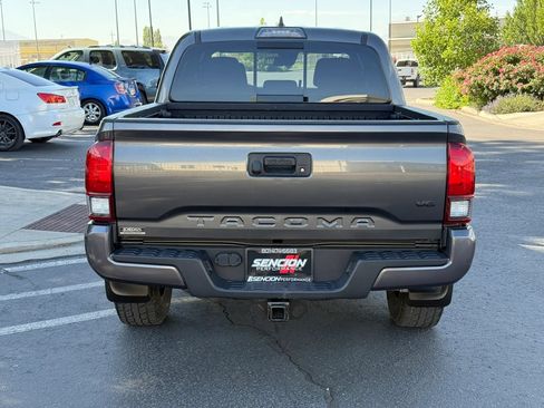 Used 2019 Toyota Tacoma TRD Sport AWD/4WD image 6