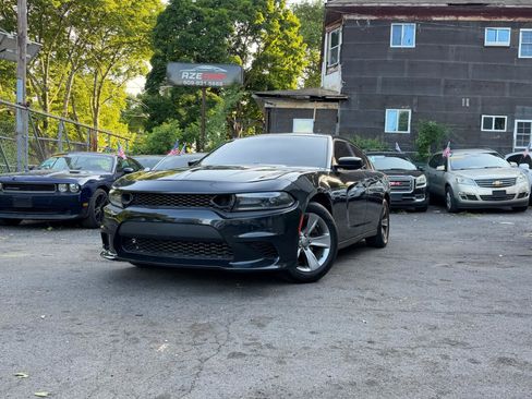 Used 2015 Dodge Charger SE w/ Sport Appearance Group RWD image 5