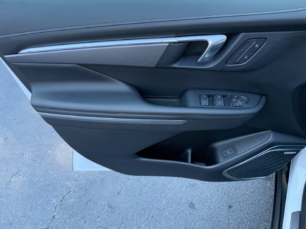 Used 2025 Buick Enclave Sport Touring FWD image 15