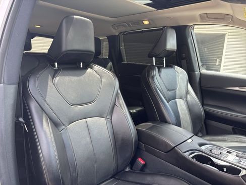 Used 2025 INFINITI QX60 Luxe w/ Vision Package image 16