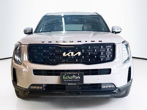 Used 2022 Kia Telluride SX w/ SX Prestige Package image 2