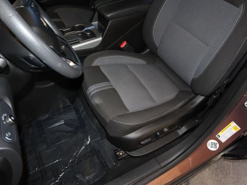Used 2023 Chevrolet Blazer LT FWD image 33