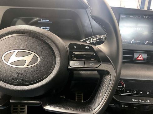 Certified 2025 Hyundai Elantra Sport image 42