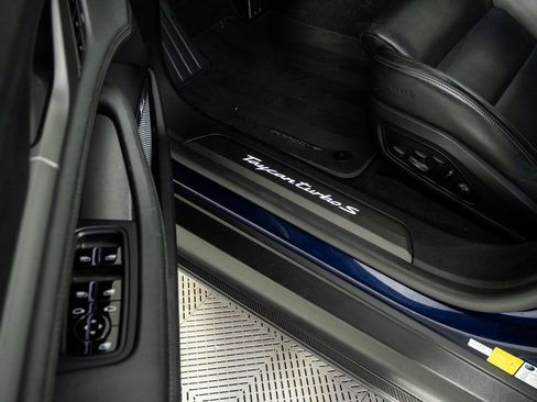 Used 2020 Porsche Taycan Turbo S image 8