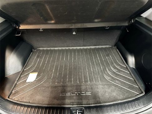 Used 2023 Kia Seltos SX image 29