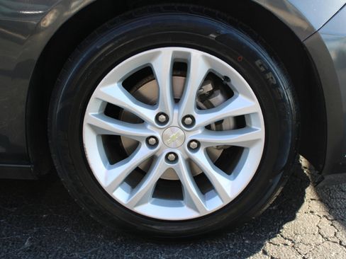 Used 2017 Chevrolet Malibu LT image 49