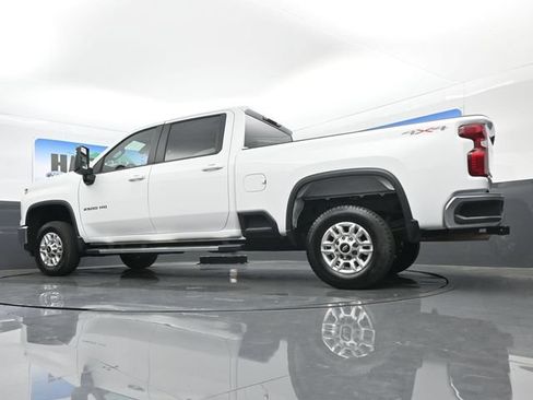 Used 2025 Chevrolet Silverado 2500 LT w/ Convenience Package AWD/4WD image 18
