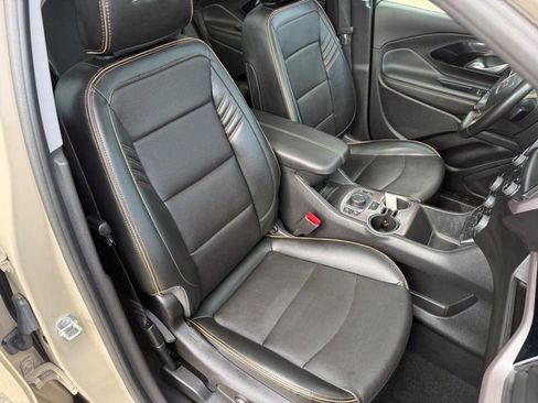 Used 2023 GMC Terrain AT4 w/ Tech Package AWD/4WD image 11