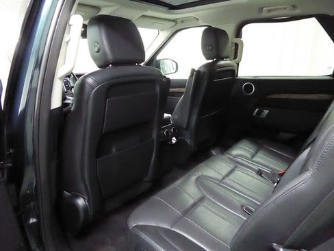 Used 2017 Land Rover Discovery HSE image 27
