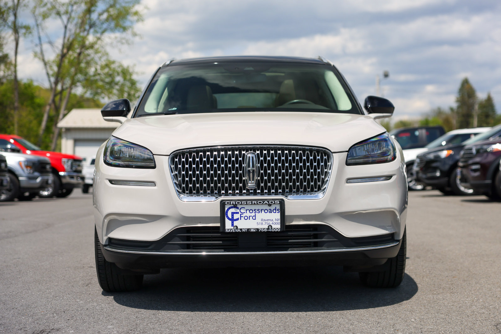 Used 2022 Lincoln Corsair AWD w/ Premium Package image 2