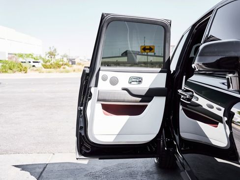 Used 2026 Rolls-Royce Cullinan image 26