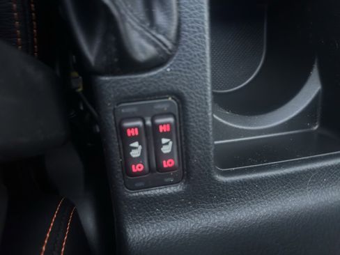 Used 2017 Subaru Crosstrek 2.0i Limited image 16