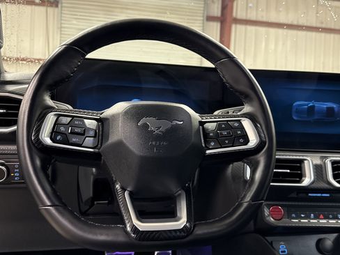 Used 2025 Ford Mustang Premium image 8