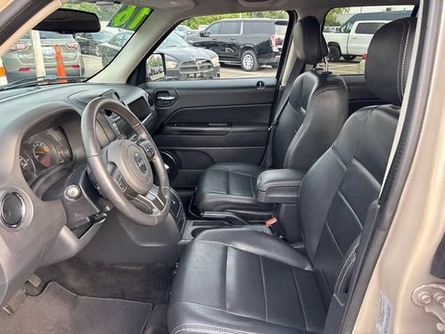 Used 2016 Jeep Patriot High Altitude FWD image 6