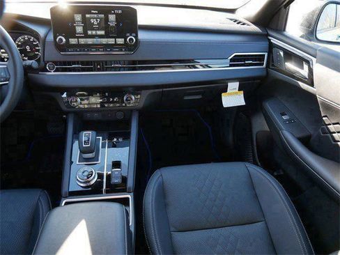 Used 2025 Mitsubishi Outlander SEL Black Edition image 12