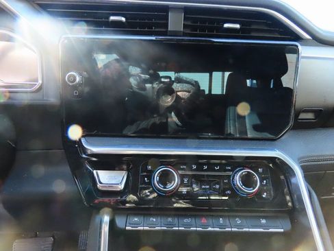 Used 2022 GMC Sierra 1500 Denali w/ Denali Reserve Package image 17