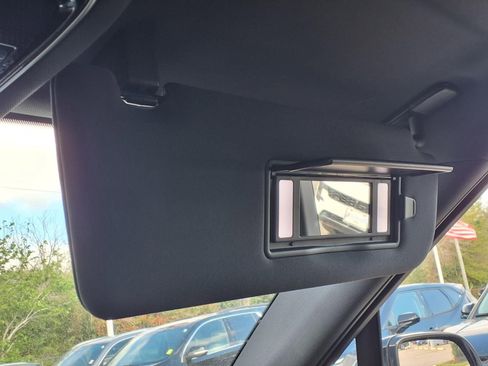 Used 2025 Land Rover Range Rover Sport SE AWD/4WD image 9