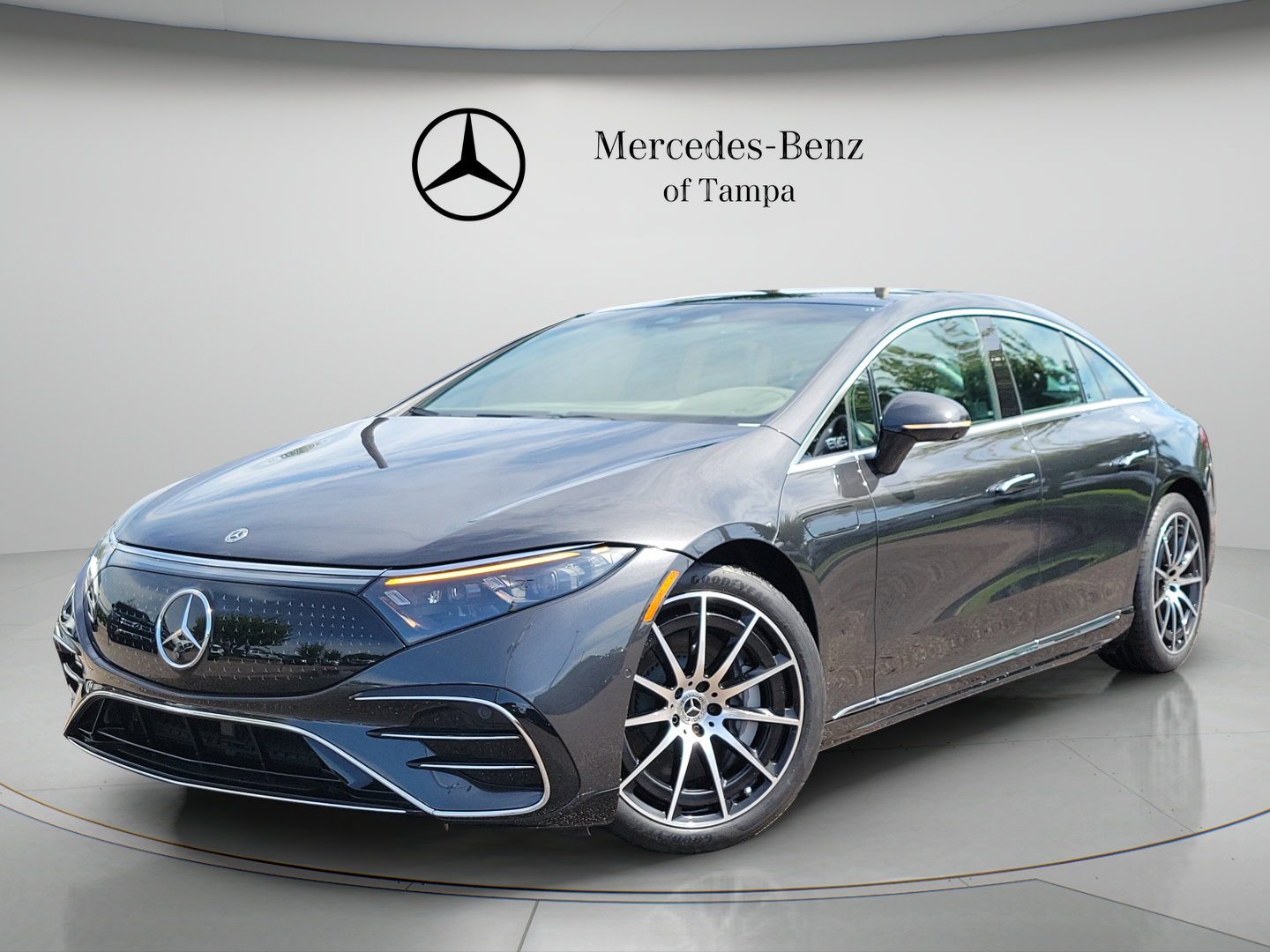 Certified 2024 Mercedes-Benz EQS 580 4MATIC Sedan image 2