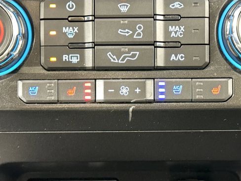 Used 2015 Ford F150 Lariat image 24