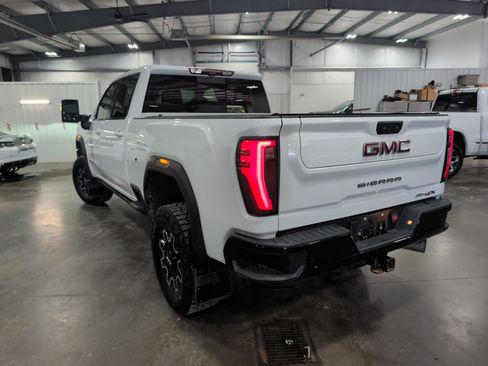 Used 2024 GMC Sierra 2500 AT4X AWD/4WD image 4