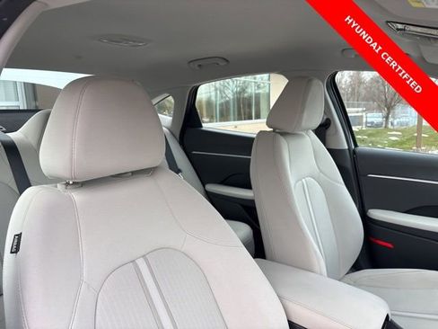 Certified 2025 Hyundai Sonata SE image 28