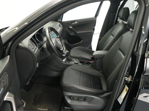 Used 2021 Volkswagen Tiguan SE R-Line image 28